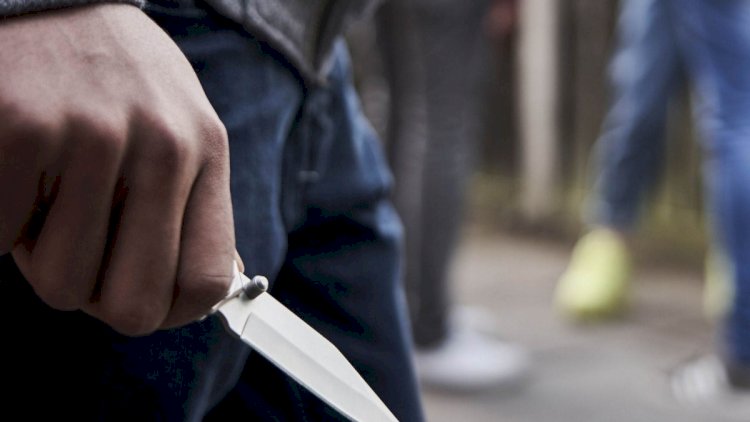 Biləsuvarda 45 yaşlı kişi bıçaqlandı