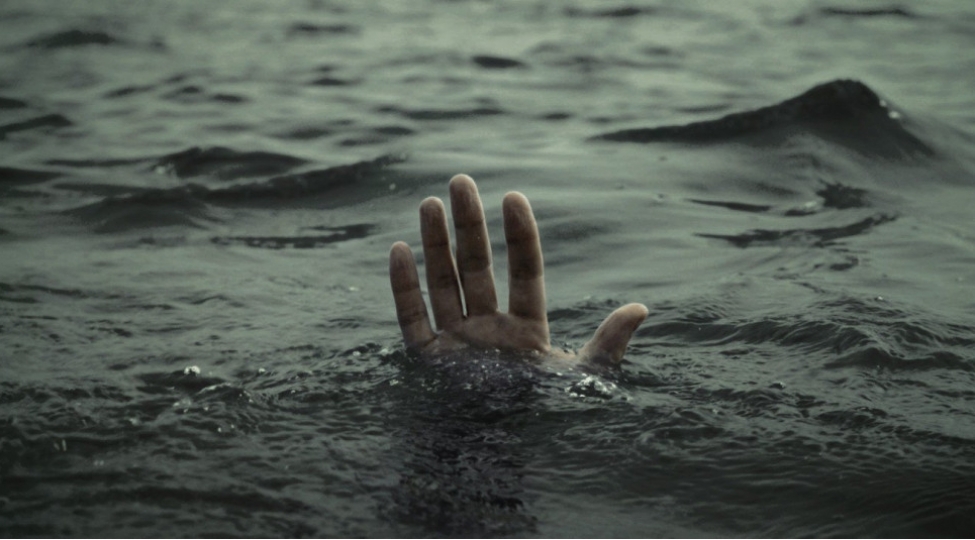 Mingəçevirdə kişi kanalda batıb, axtarışları aparılır