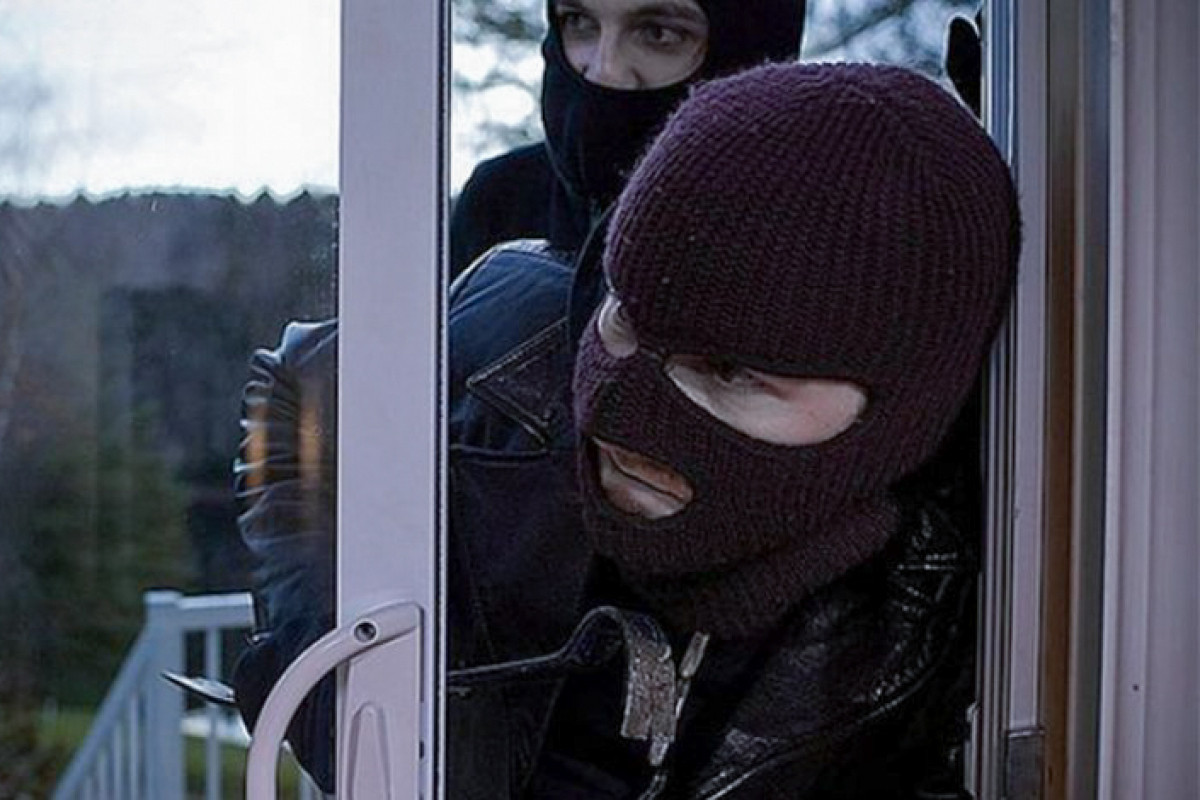 Binəqədidə oğurluq edən 2 şəxs saxlanılıb