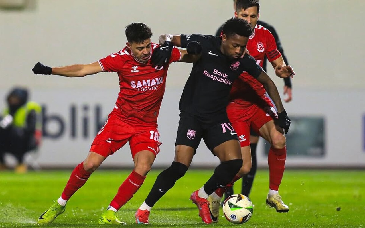 "Sabah"-"Araz-Naxçıvan" oyununda heç-heçə oldu