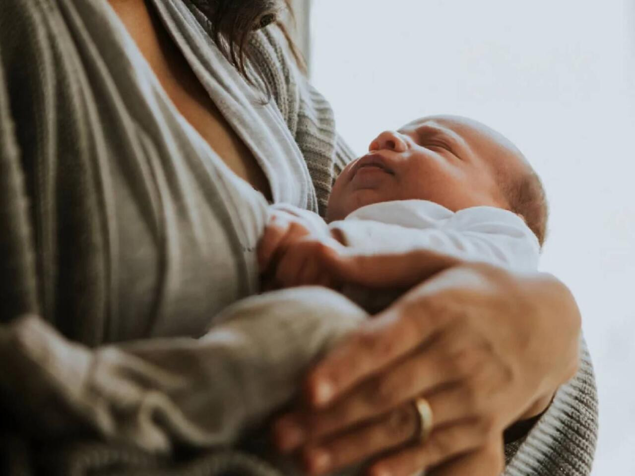 Rusiyada ana ağlayan körpəsini öldürdü