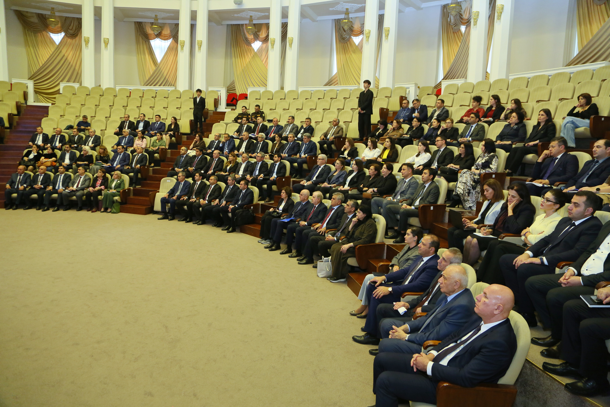 “Ali təhsil müəssisələrinə tələbə qəbulu: təhlil və proqnozlaşdırma” mövzusunda müzakirələr keçirilib