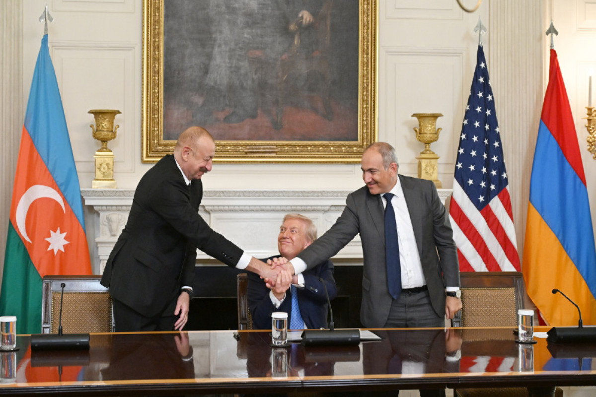 Tramp Vaşinqton razılaşmasından sonra Putinin ona zəng vurduğunu bildirib