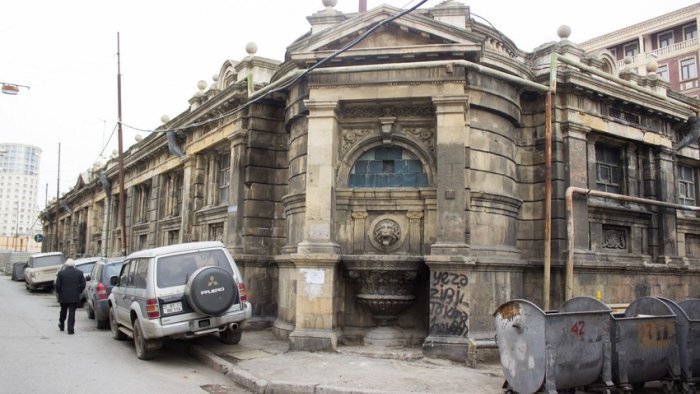 “Sovetski”də heç bir tarixi bina sökülmür” - Rəsmi