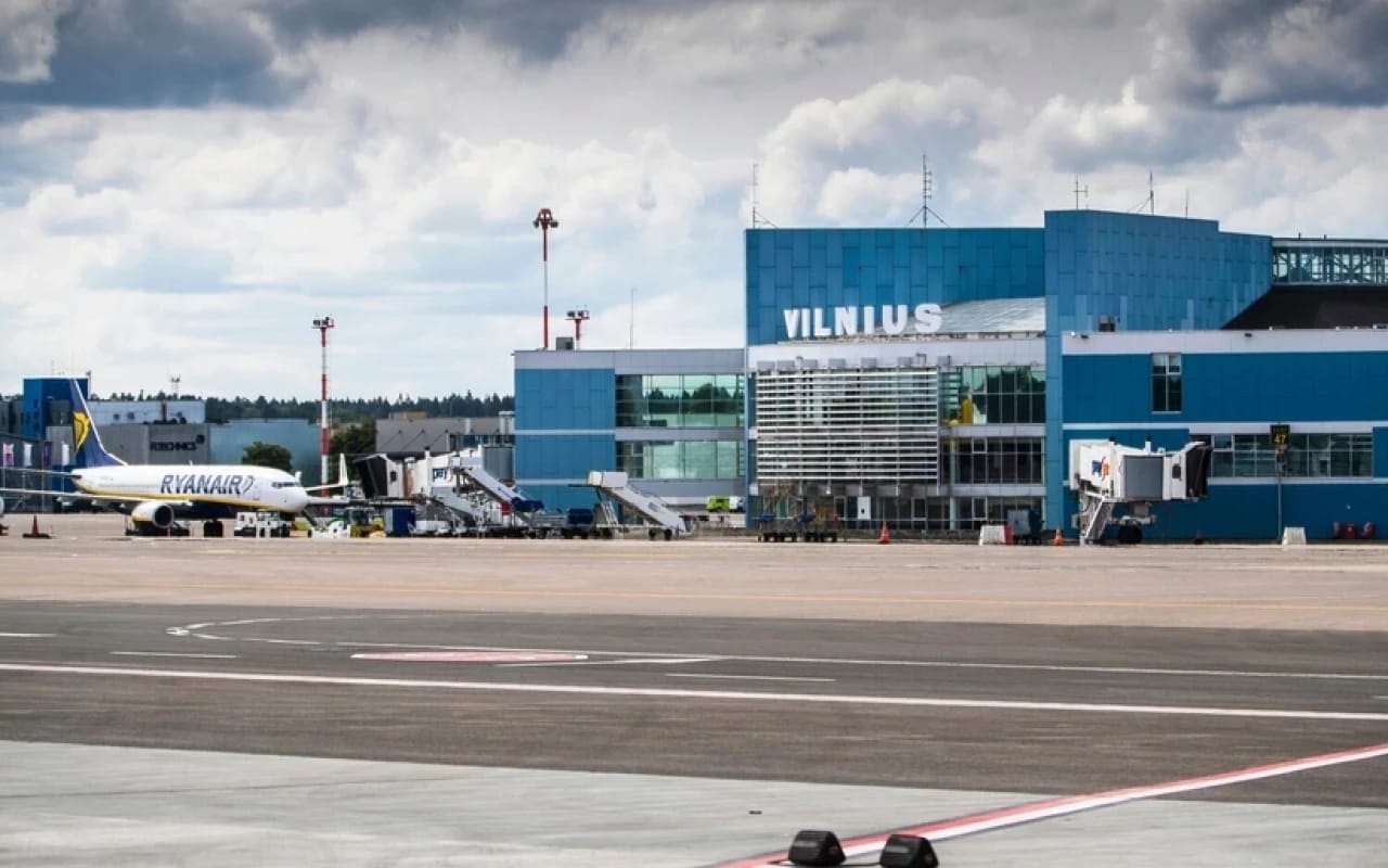 Vilnüs aeroportu hava şarlarına görə yenidən bağlanıb