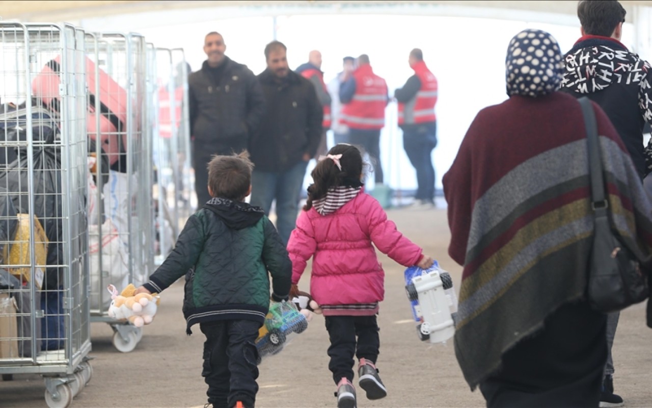 550 min suriyalı qaçqın Türkiyəni tərk edib