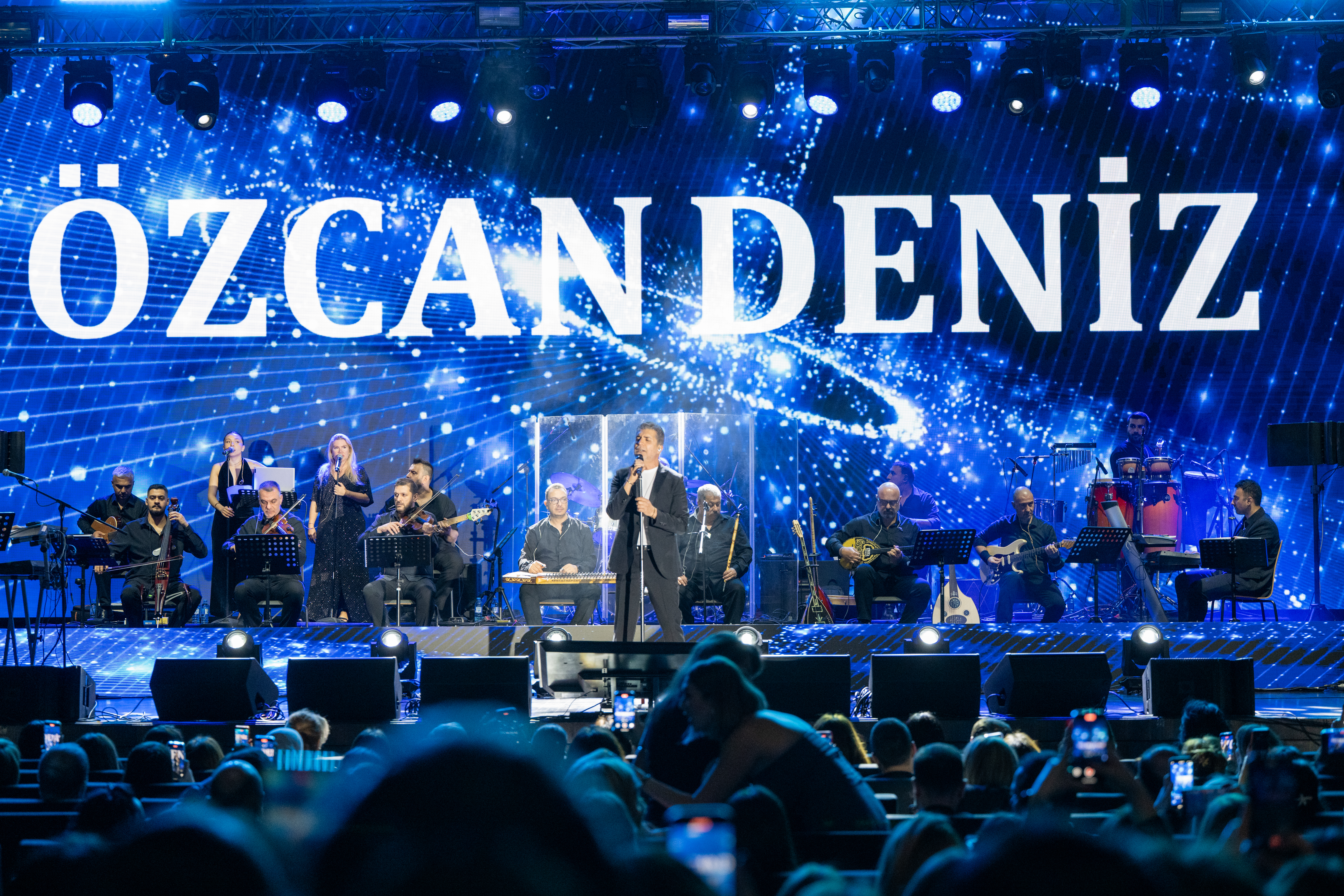 Bakıda möhtəşəm Özcan Dəniz konserti keçirildi - FOTOLAR