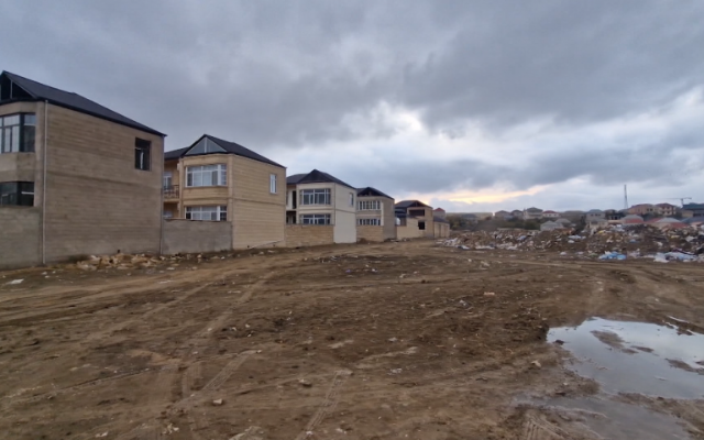 Masazırda gölü qurudaraq yerində evlər tikiblər - VİDEO