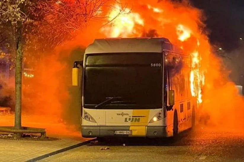 Brüggedə "Barselona"nın azarkeşlərinin olduğu avtobusu yandıran şəxs həbs edilib