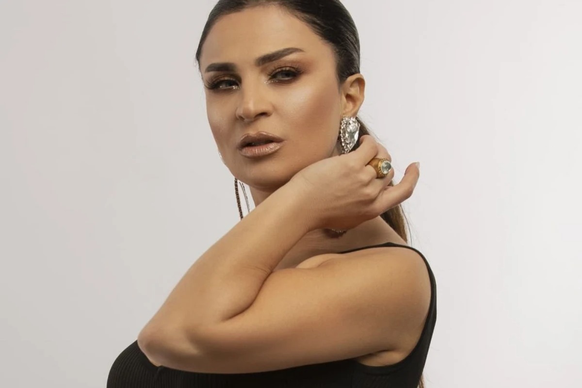 "Bəzi səs rejissorları toyda mikrafonumuzun səsini azaldır" - Aynurdan iddia