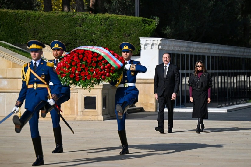 İlham Əliyev və Mehriban Əliyeva Şəhidlər xiyabanını ziyarət ediblər
