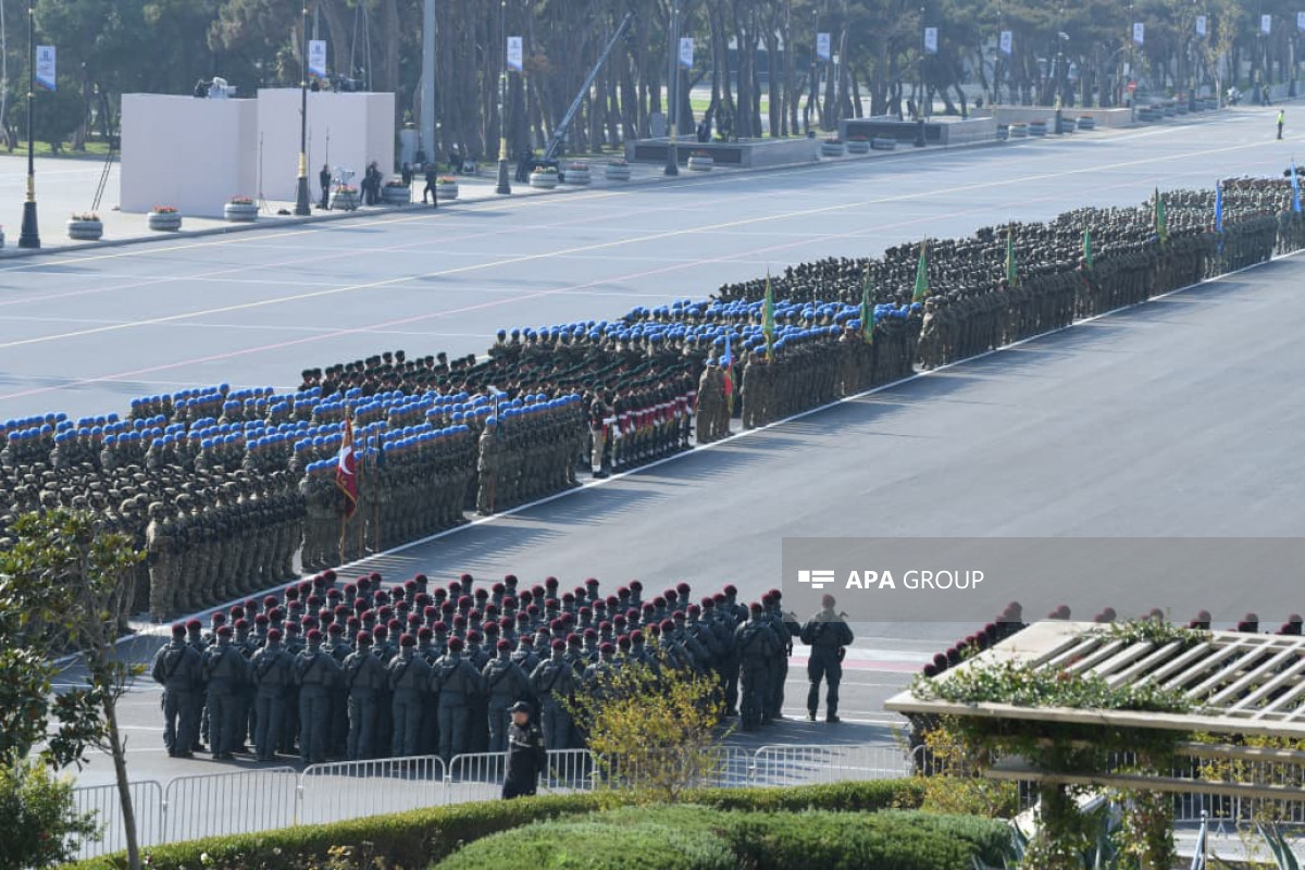 Zəfər Gününün beşinci ildönümü münasibətilə hərbi parad keçirilir - CANLI