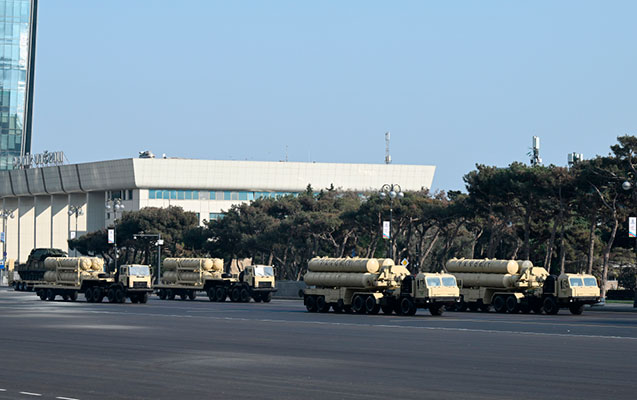 Paradda nümayiş etdirilən silah sistemləri, texnikalar Azərbaycanın hərbi qüdrətinin göstəricisidir