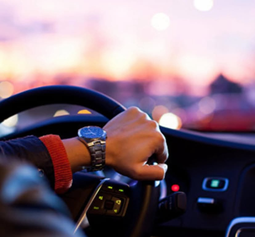 Qadın yolda yatdı - “Ayıq sürücü" 3000 manat pulunu oğurladı