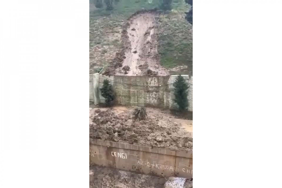 Əhmədlidə baş verən torpaq sürüşməsi ilə bağlı - AÇIQLAMA