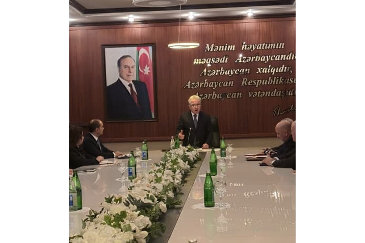 Elxan İbrahimov kollektivə təqdim olundu