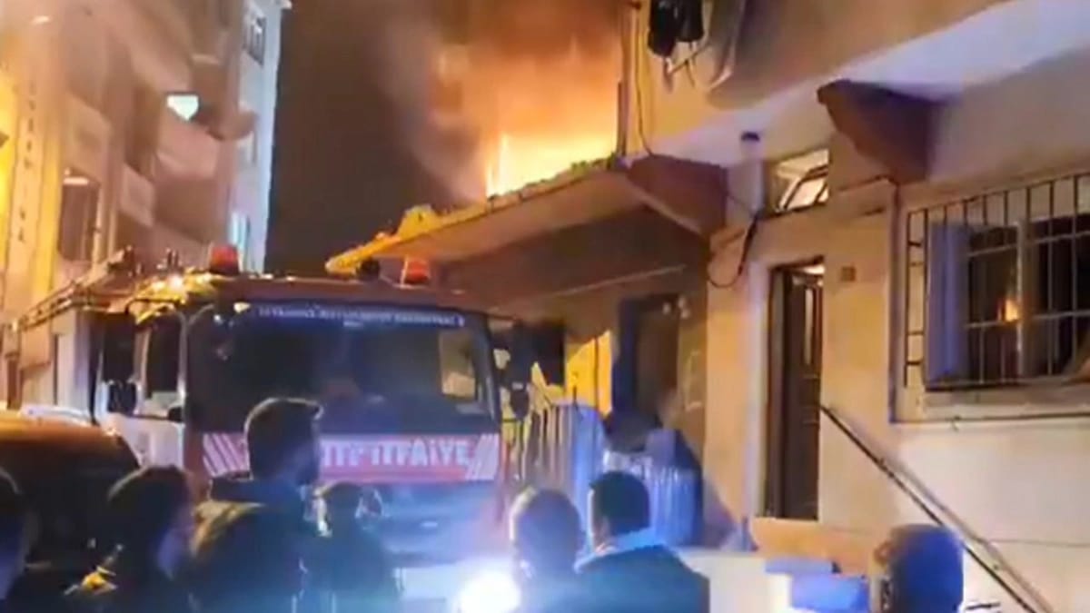 İstanbulda binada güclü partlayış baş verib