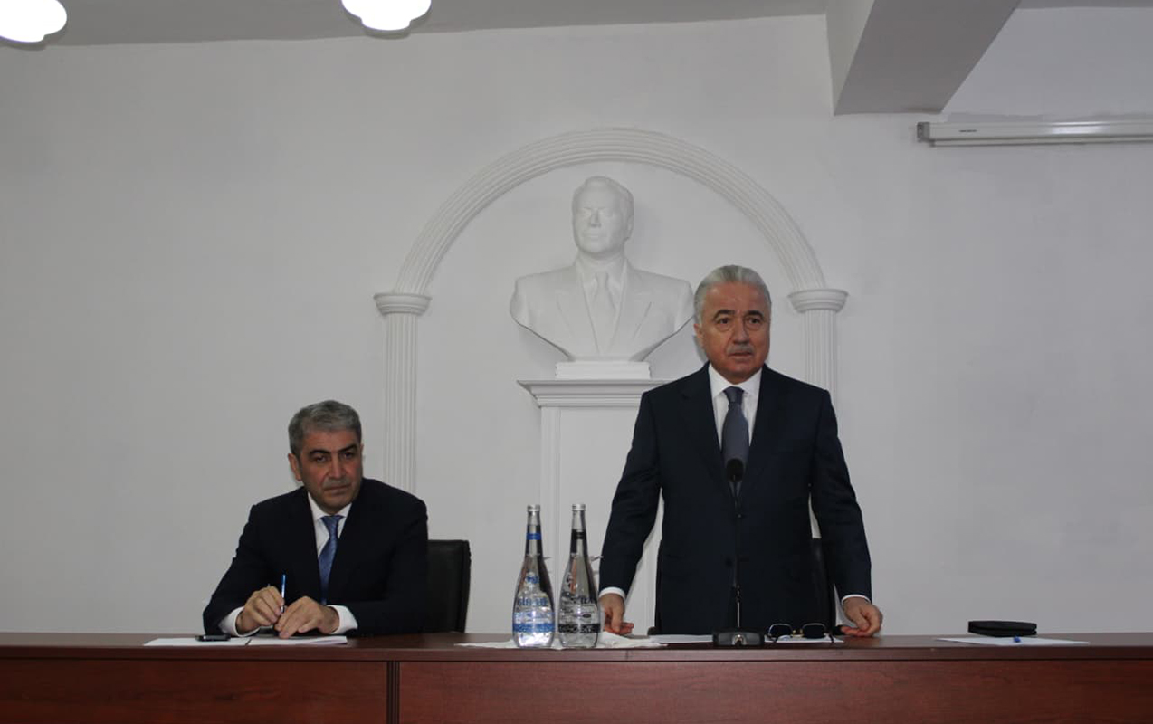 Balakənin icra başçısı kollektivə təqdim olundu - Foto