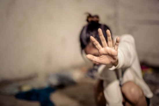 Bakıda restoranda dava - Müğənni sevgilisini döydü