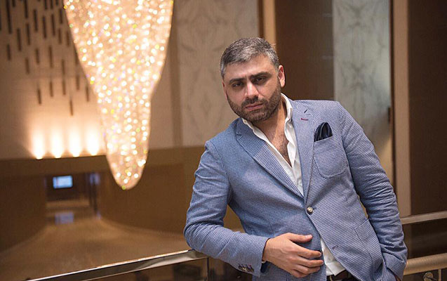 Əkbər illər sonra səssizliyini pozdu - VİDEO