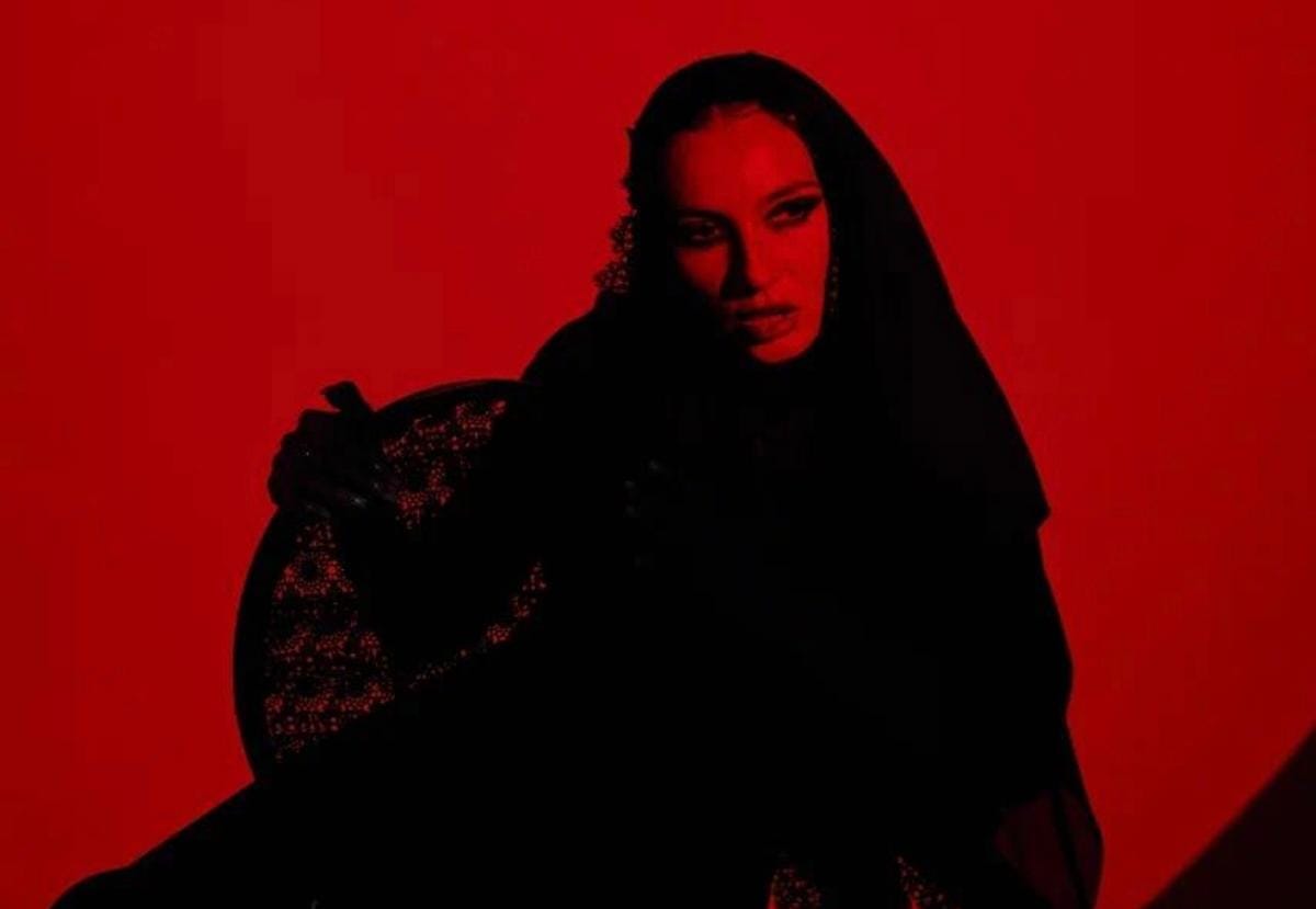 Dilarədən sürpriz tərz: “Mamma mafia” - FOTOLAR