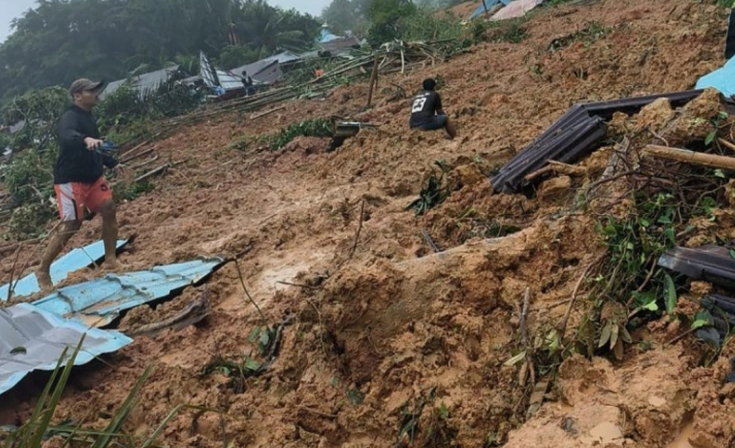 İndoneziyada sürüşmə nəticəsində altı nəfər ölüb