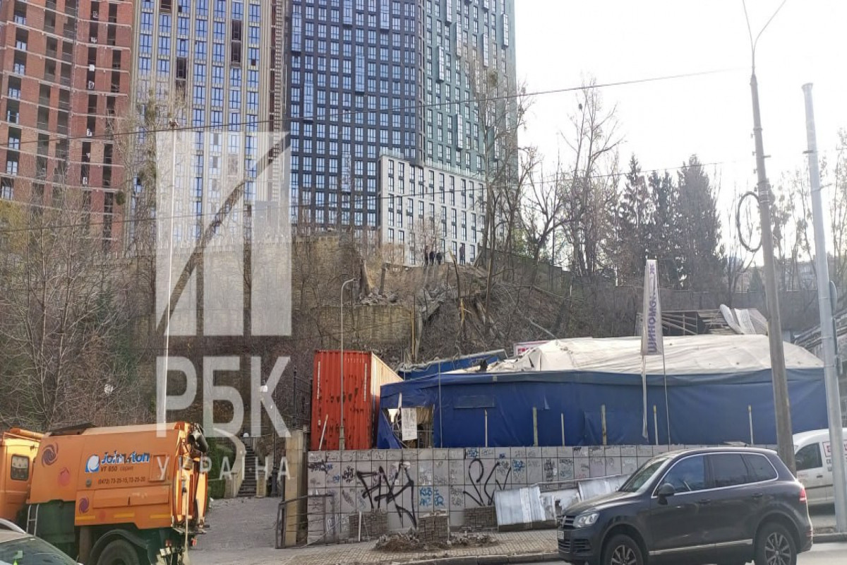 Fransa Azərbaycanın Ukraynadakı səfirliyinin raket zərbəsinə məruz qalmasını pisləyib