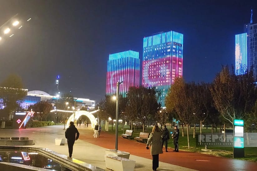 Daşkənddə Mərkəzi Asiya Sammitindən əvvəl binalarda Azərbaycan bayrağı proyeksiya olunub