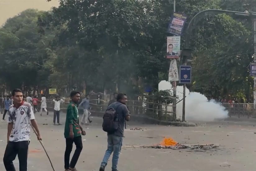 Banqladeş paytaxtında baş verən iğtişaşlarda azı 50 nəfər xəsarət alıb