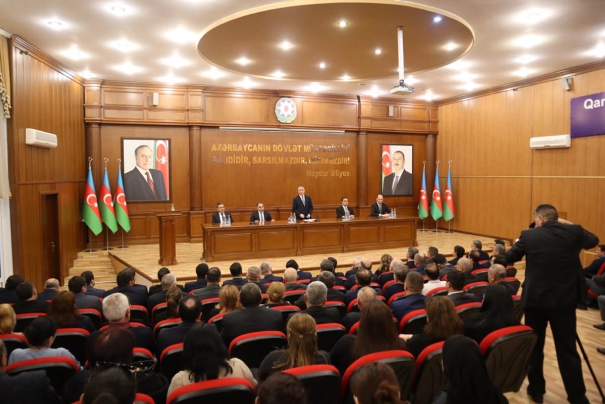 Bakıda qarlı havalarla bağlı müşavirələr keçirildi, tapşırıqlar verildi