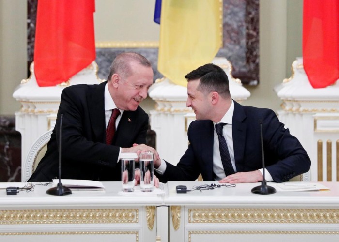 Təyyarə qəzasından sonra Zelenskinin qəfil Türkiyə səfəri - Pərdəarxasında nələr danışılır?