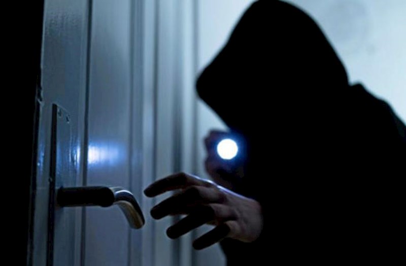 Bakıda oğurluq edən 2 şəxs saxlanıldı