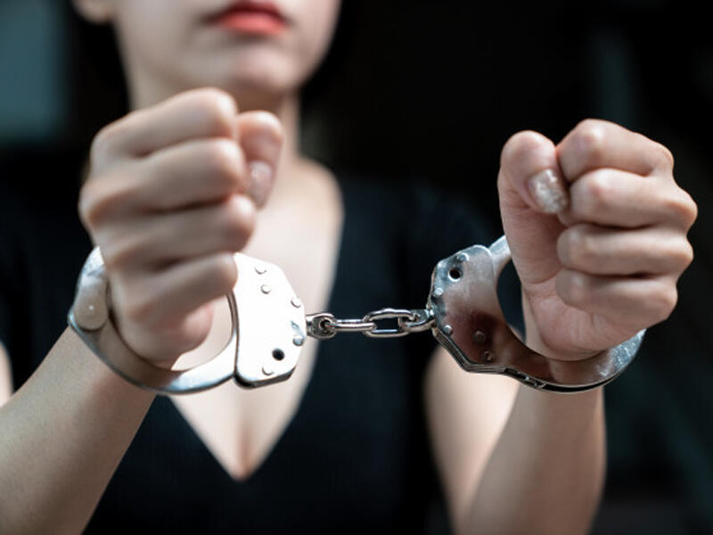 Bakıda mağaza və restoranda oğurluqlar edən qadınlar tutuldu