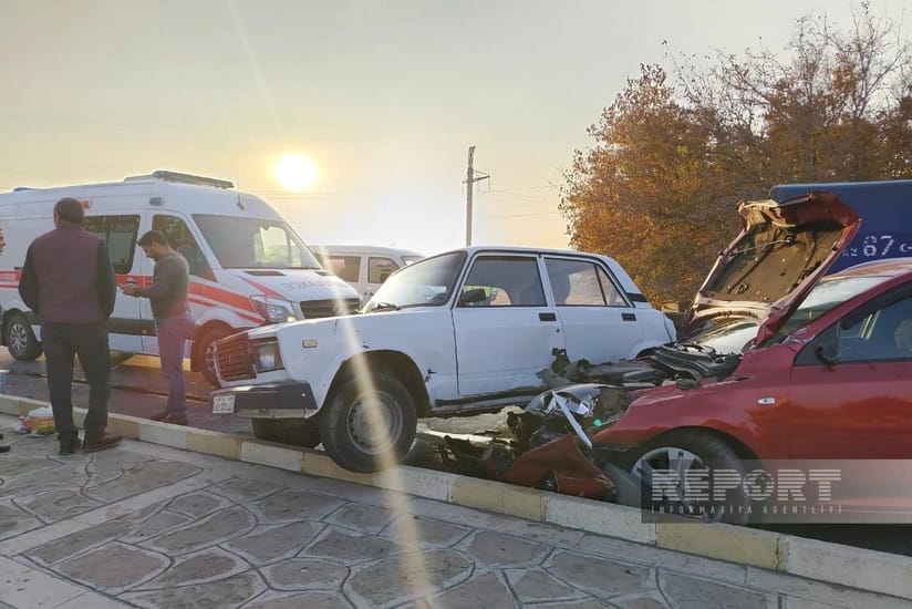 Babək rayonunda yol qəzası baş verib, ana və üç övladı xəsarət alıb