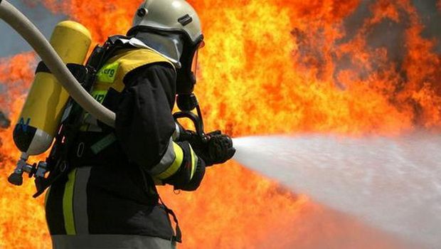 Bakıda yaşayış binasında yanğın - Tüstüdən zəhərlənənlər var