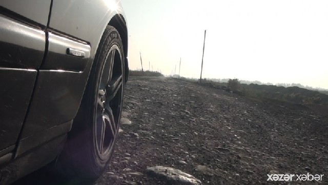 Taksi sürücüləri yolun hər kilometrinə 1 manat tələb edirlər: Sakinlər çarəsiz vəziyyətdə - VİDEO