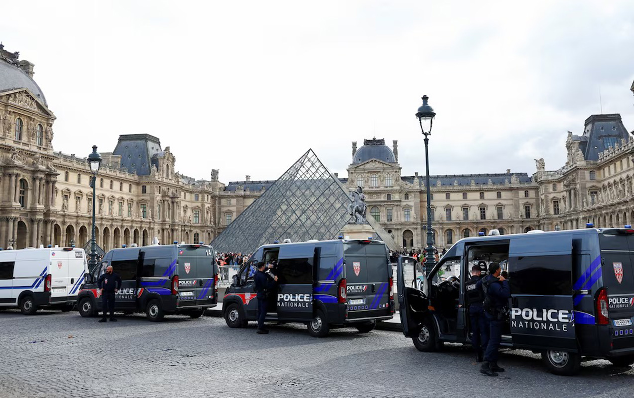 Luvr muzeyini qarət etməkdə şübhəli bilinən daha üç nəfər saxlanılıb