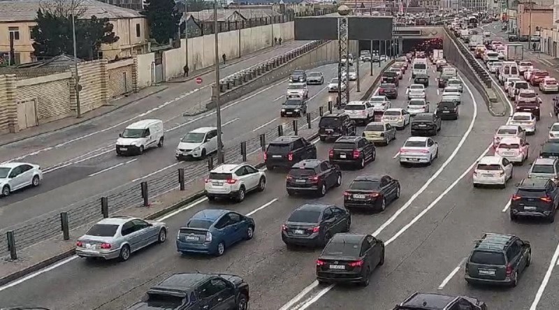 Bu yollarda tıxac var - Sürücülərin nəzərinə