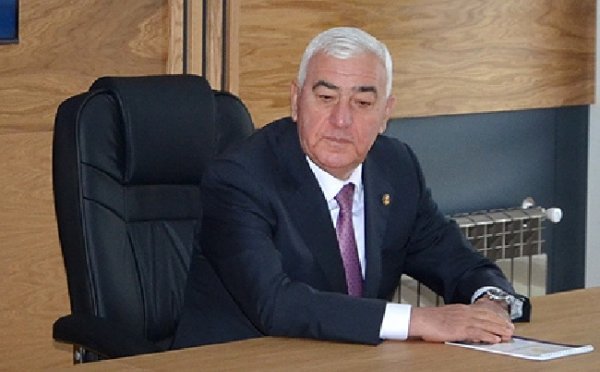 Pirallahı icra hakimiyyətində işçilərdən test imtahanı götürülür - Nəticəsi zəif olanlar işdən çıxarılır