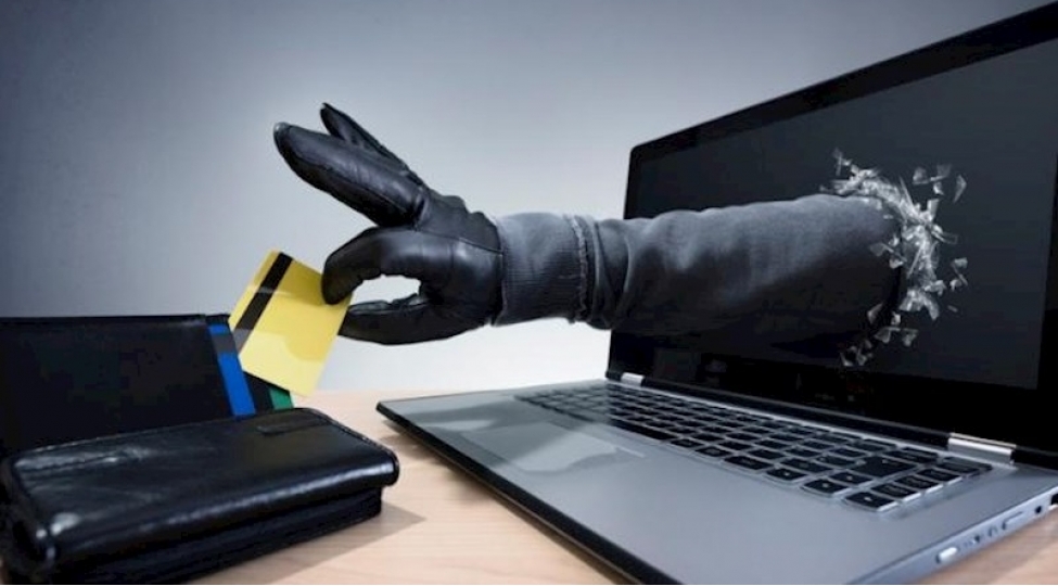 Necə edək ki, bank kartlarımızdan pul oğurlanmasın? - AÇIQLAMA