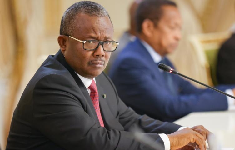 Ordu dövlət çevrilişi etdi: Prezident həbs olundu