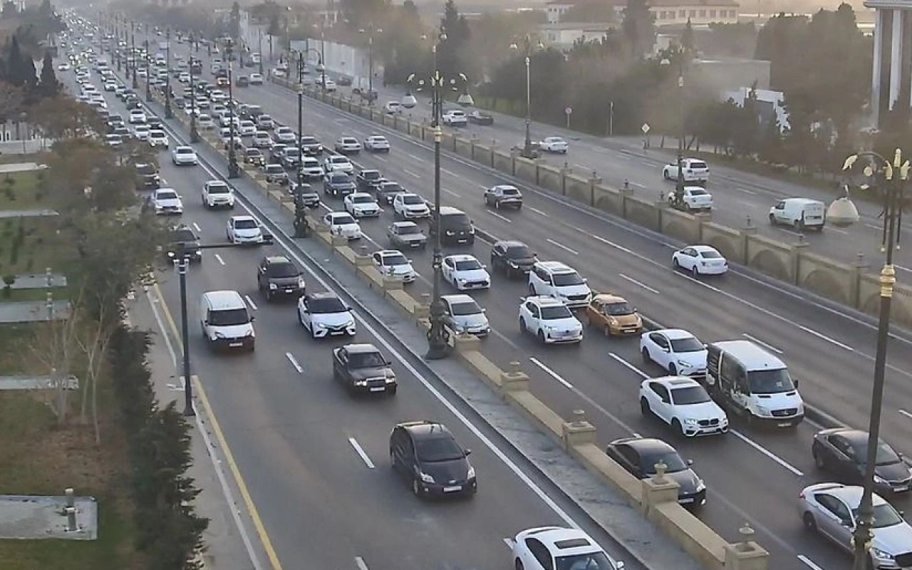 Bakıda bu yollarda sıxlıq var - SİYAHI