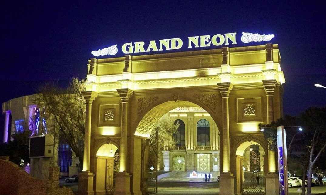 Bakıda toy zamanı məşhur şadlıq evində yanğın oldu - VİDEO