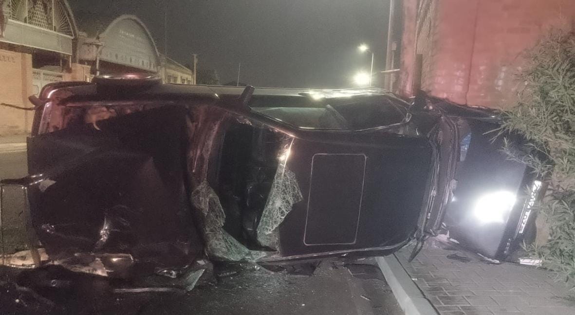 Gəncədə avtomobil aşıb, xəsarət alanlar var