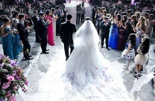 Toyda oynadığı yerdə yıxılıb öldü