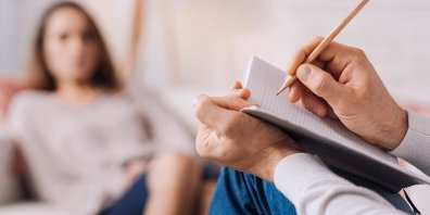 Övladını itirən vəkilin kədəri: Psixoloqdan məsləhətlər