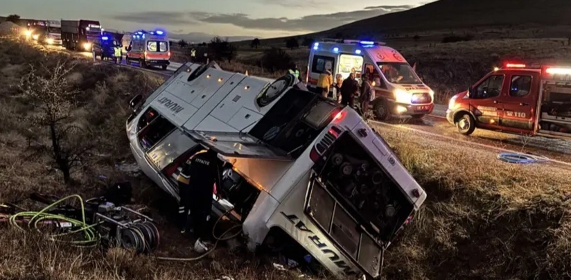 Türkiyədə avtobus aşıb: İki nəfər ölüb, 21 sərnişin yaralanıb