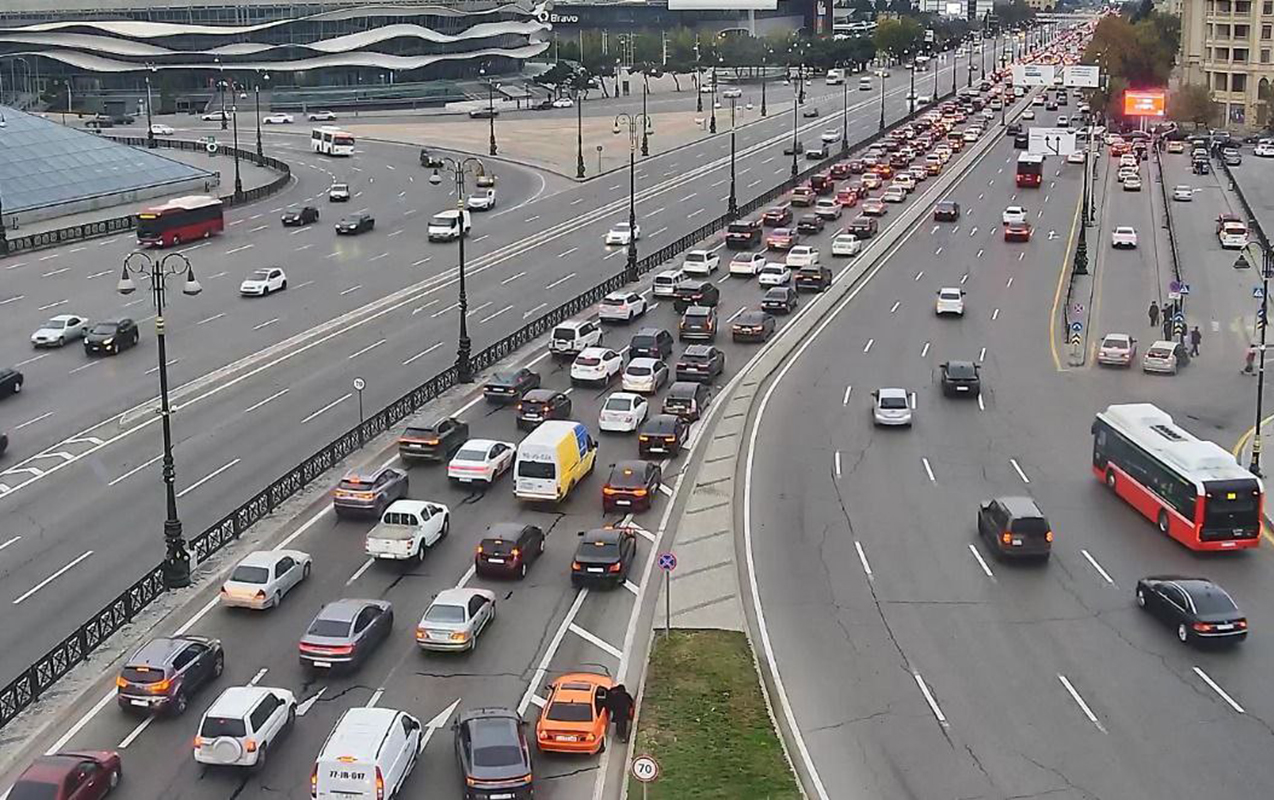 Bakıda bu yollarda sıxlıq var - SİYAHI