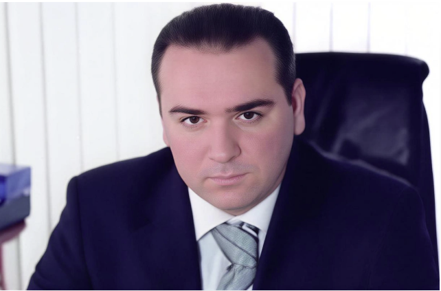 Ramiz Mehdiyevin oğlu işdən çıxarıldı