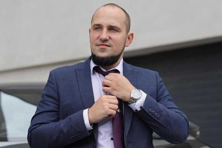 Rusiyalı məşhur vəkil saç əkdirmə əməliyyatında öldü